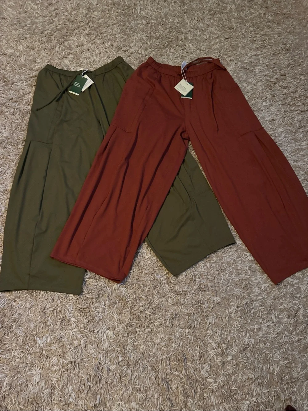 Brand New Halara Women's Wide-Leg Pull-On Pants - Olive & Rust - Picture 1 of 3